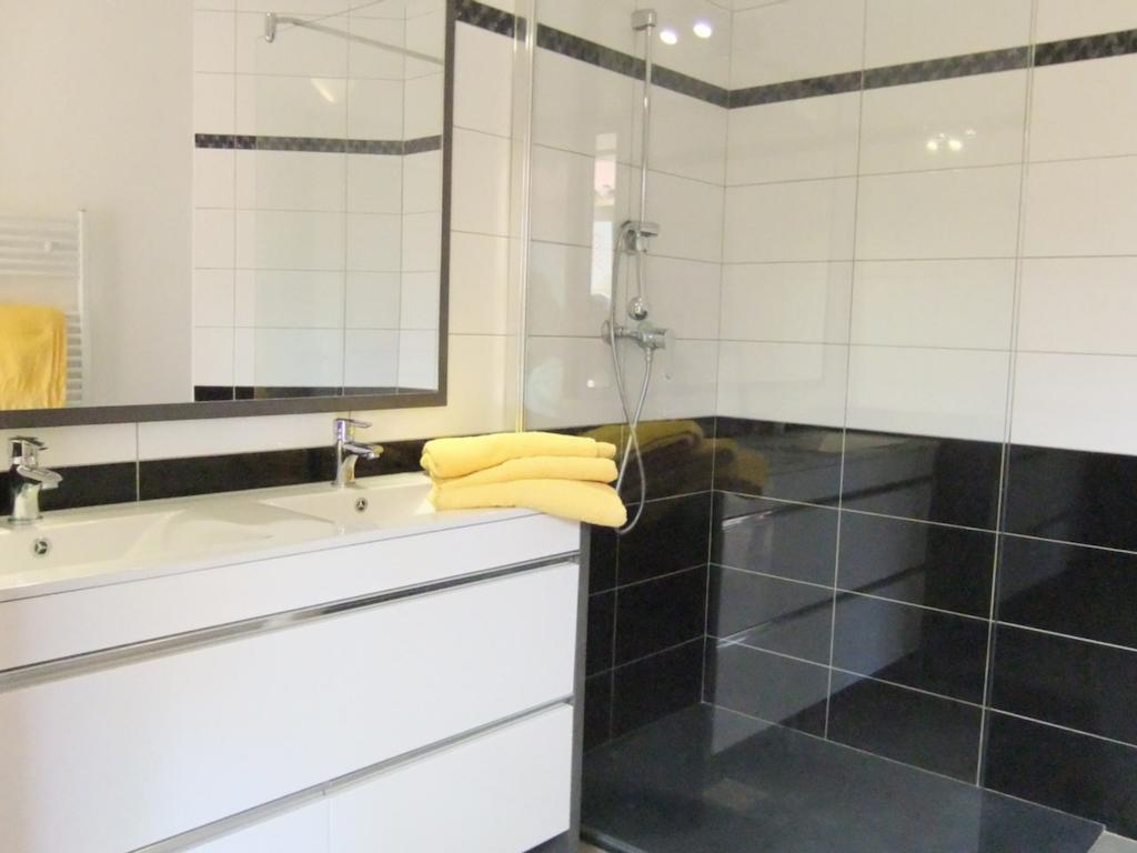 Locations De Vacances Les Flacheres Dieulefit Habitación foto